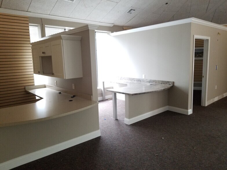 More Photos Of 574 Washington St, Easton Freestanding For Lease