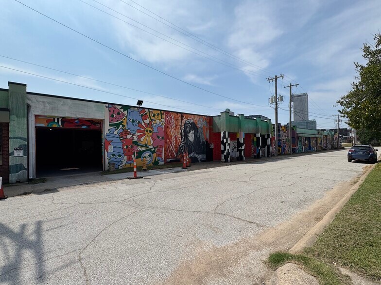 More Photos Of 800-816 E 1st St, Tulsa Flex For Lease