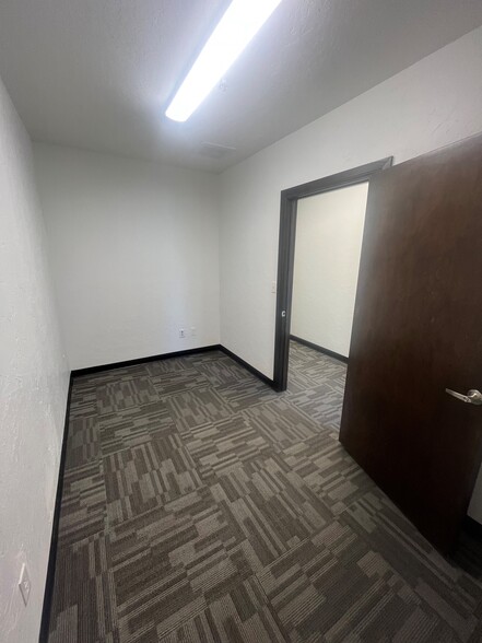 More Photos Of 3201 S Berry Rd, Norman Office Residential For Lease