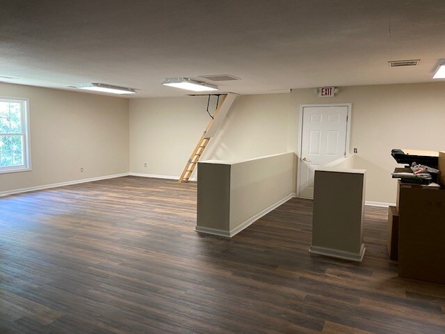 More Photos Of 6911 Cleveland Hwy, Clermont Office For Lease