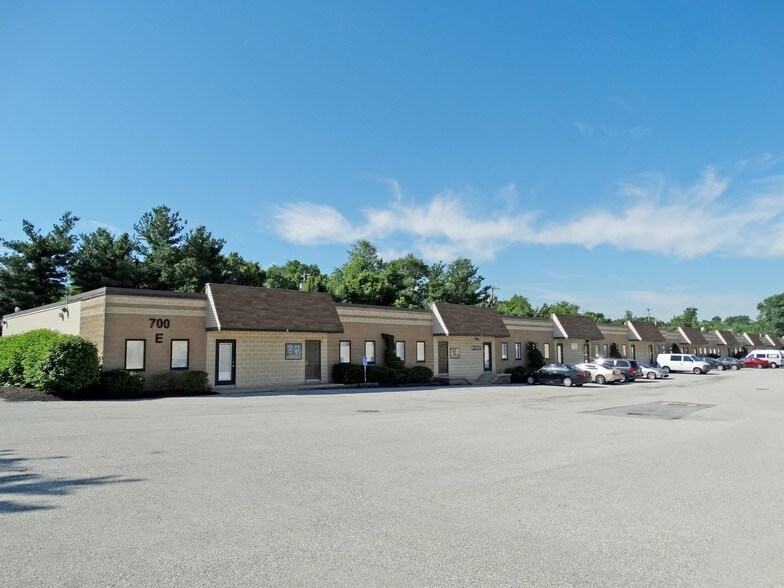 More Photos Of 300 Cornell Dr, Wilmington Flex For Sale