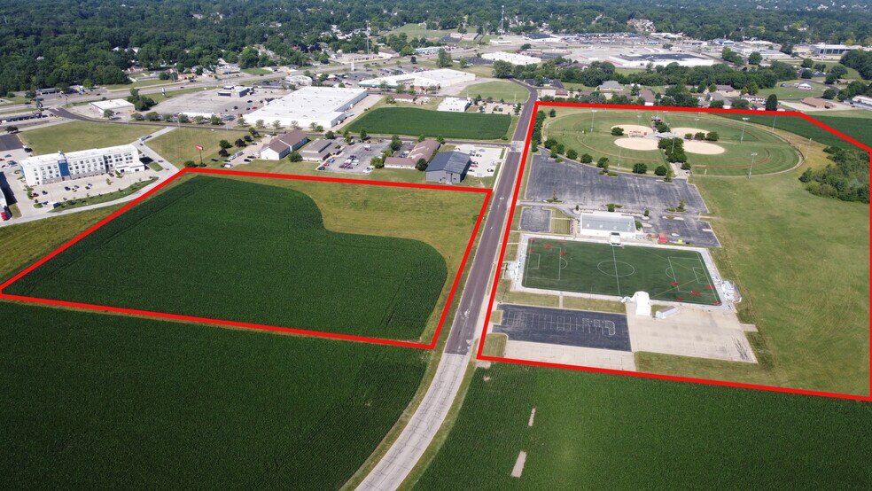 More Photos Of 3401 Griffin Dr, Pekin Baseball Field For Sale