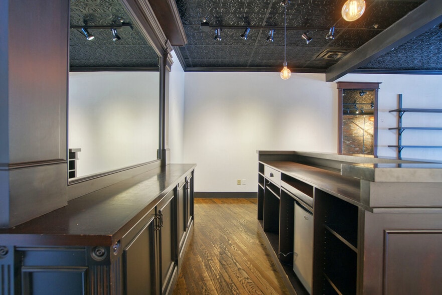 More Photos Of 943 Pearl St, Boulder Storefront Retail Office For Lease