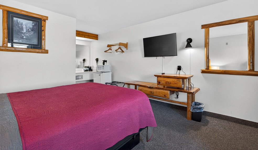 More Photos Of 102 E Greenwood St, Enterprise Hotel For Sale