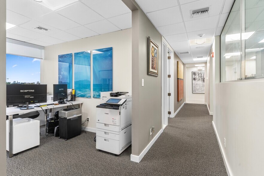 More Photos Of 701 E Commercial Blvd, Oakland Park Medical For Sale