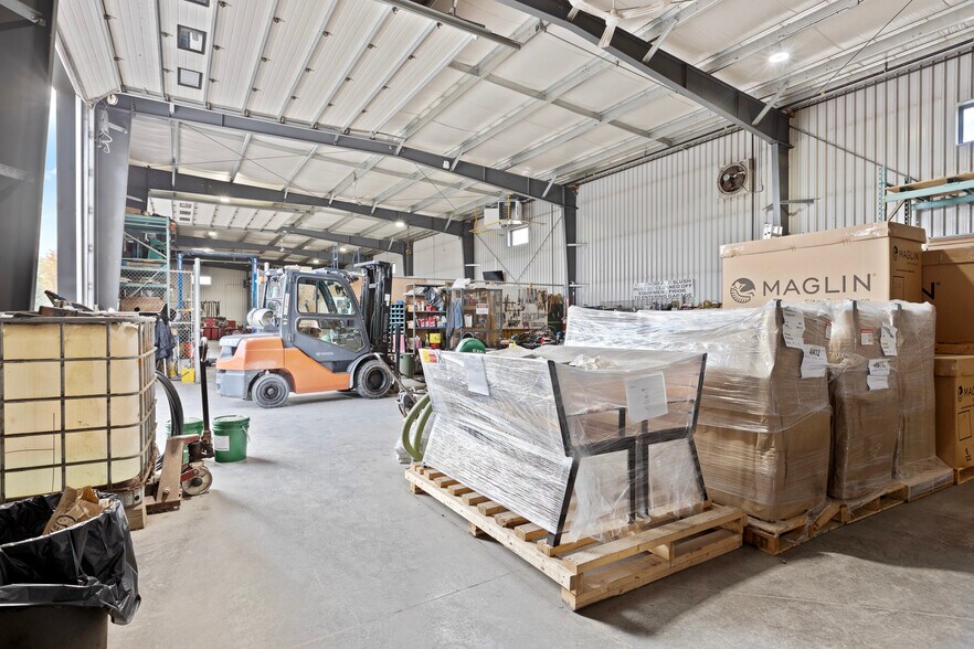 More Photos Of 143 Walgreen Rd, Ottawa Warehouse For Sale