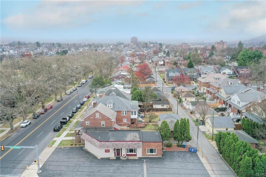 Primary Photo Of 1225 N New St, Bethlehem General Retail For Sale