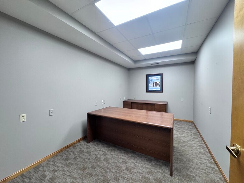 More Photos Of 217 N Randolph St, Macomb Office For Sale