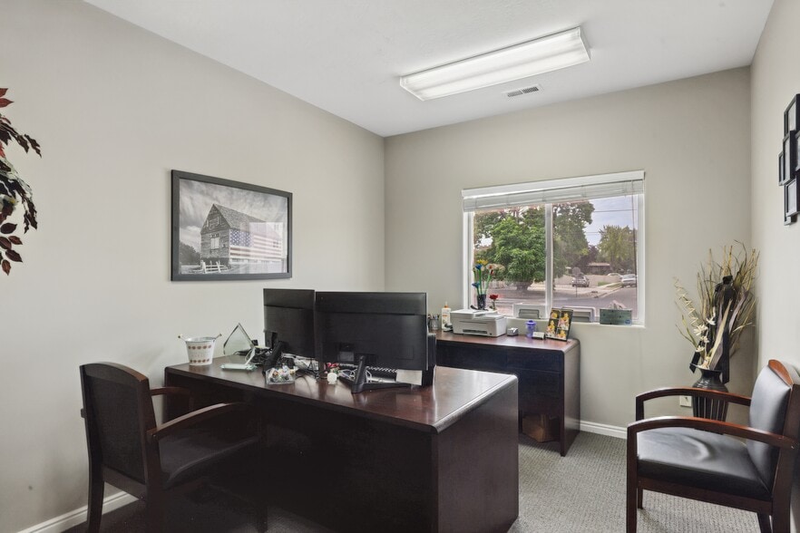 More Photos Of 177 E Fort Union Blvd, Midvale Office For Sale