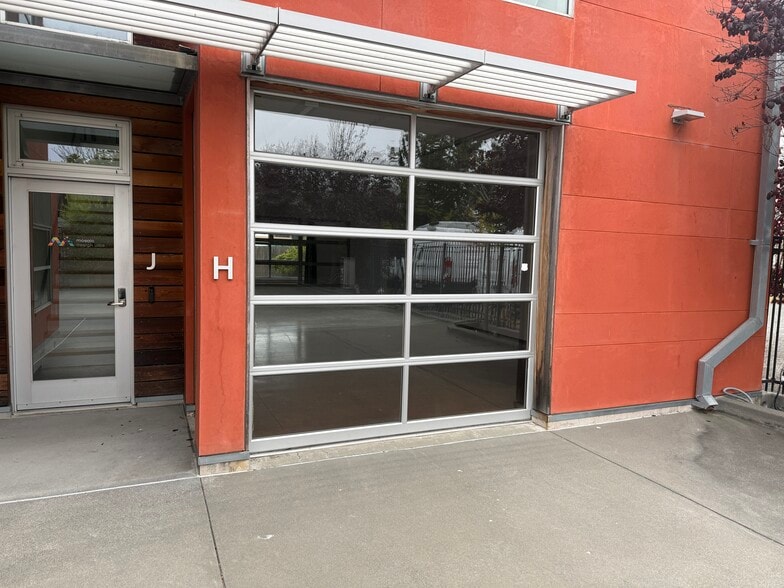 More Photos Of 1331 7th St, Berkeley Loft Creative Space For Sale
