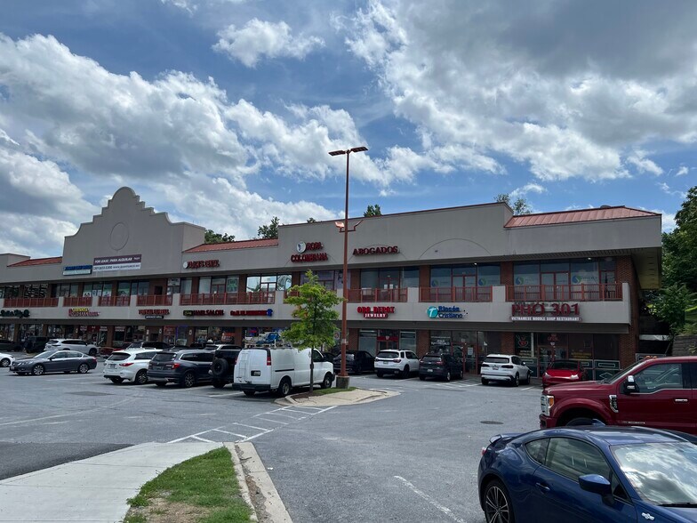 More Photos Of 1501-1535 University Blvd, Hyattsville Storefront For Lease