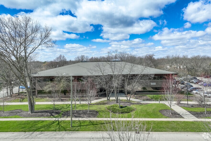 More Photos Of 500 Coventry Ln, Crystal Lake Office For Lease