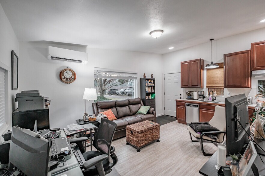 More Photos Of 909 Curry Rd, Roseburg Specialty For Sale