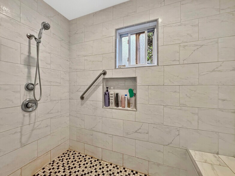 More Photos Of 7736 Sugar Dr, Huntington Beach Apartments For Sale