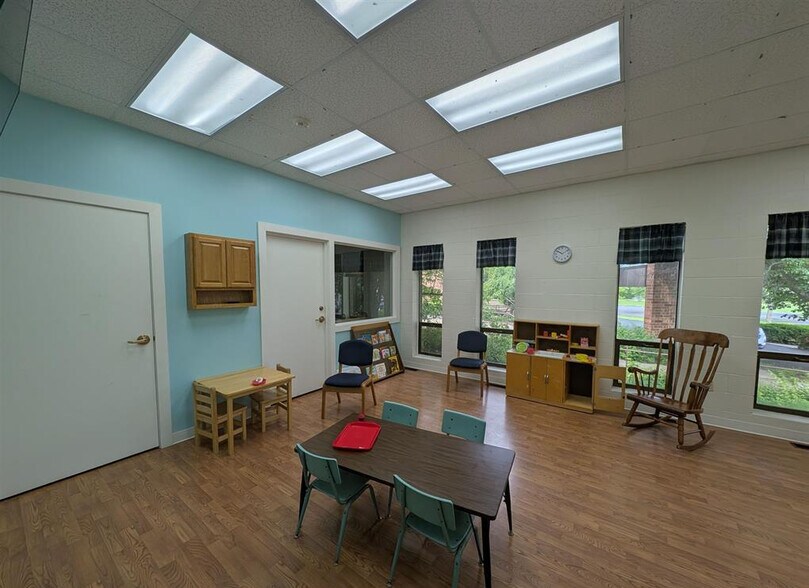 More Photos Of 6400 N University St, Peoria Religious Facility For Lease