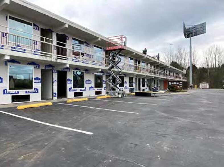 More Photos Of 1421 Murrays Chapel Rd, Sweetwater Hotel For Sale