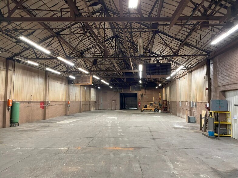 More Photos Of 314 Water Ave, Bellefontaine Manufacturing For Sale