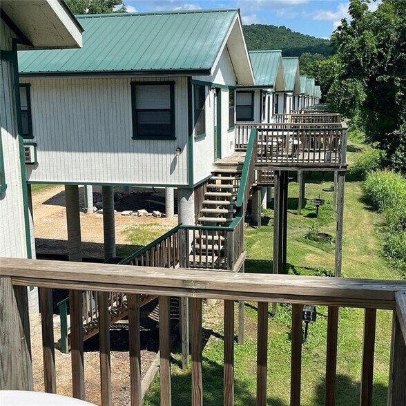 More Photos Of 23080 AR-5, Mountain View Specialty For Sale