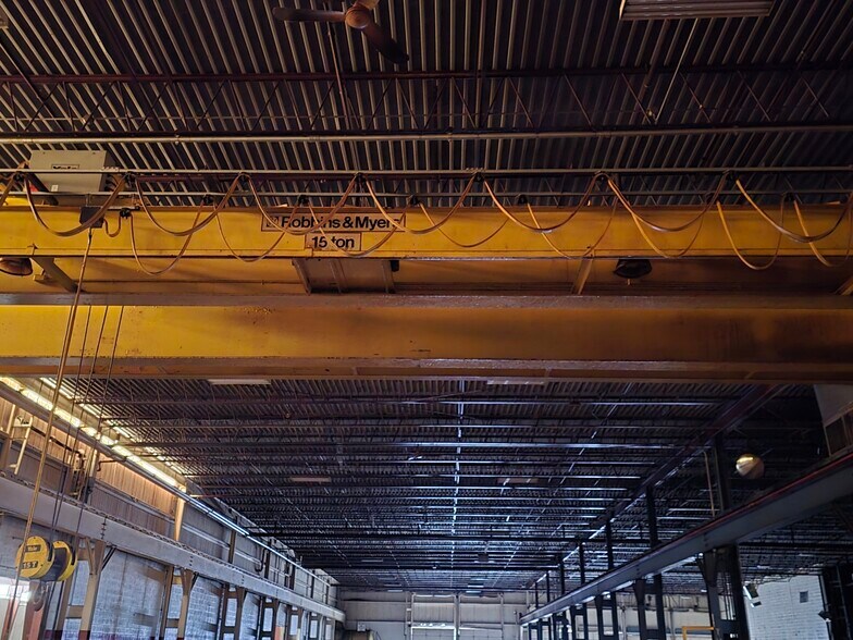 More Photos Of 401 E 5th St, Pinconning Distribution For Sale