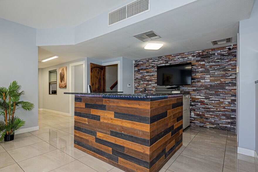 More Photos Of 3500 Confederate Rd, El Paso Warehouse For Lease