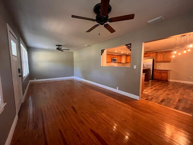 More Photos Of 230 S Center St, Pierson Apartments For Sale
