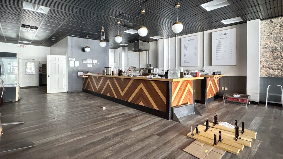 More Photos Of 115 N Mitchell St, Cadillac Storefront For Lease