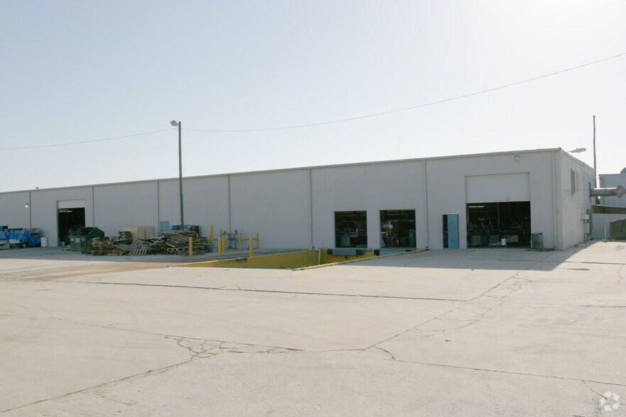 More Photos Of 12495 34th St N, Saint Petersburg Unknown For Lease