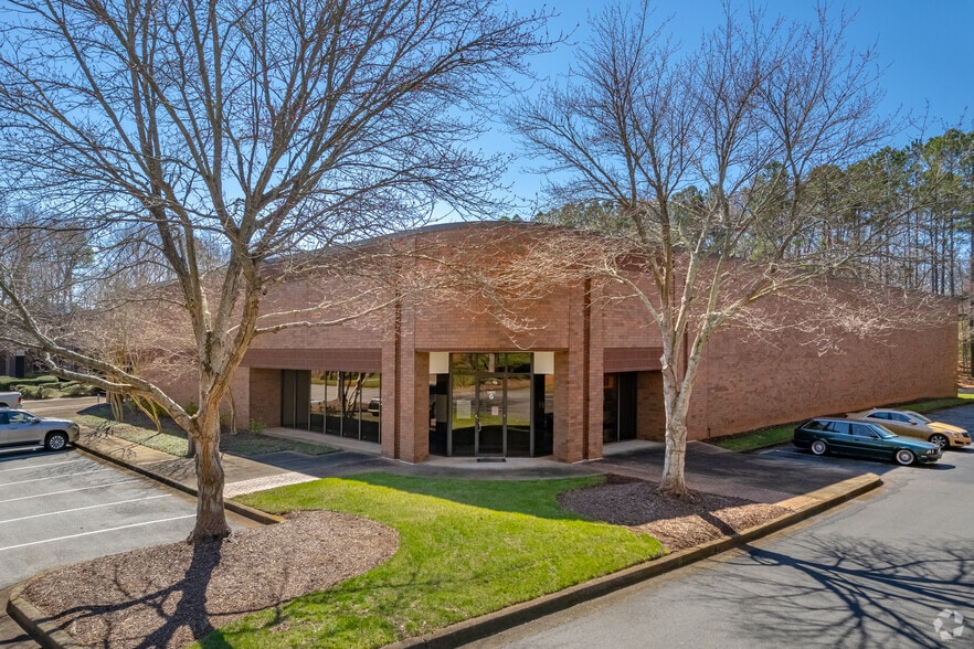 More Photos Of 1831 W Oak Pky, Marietta Distribution For Lease