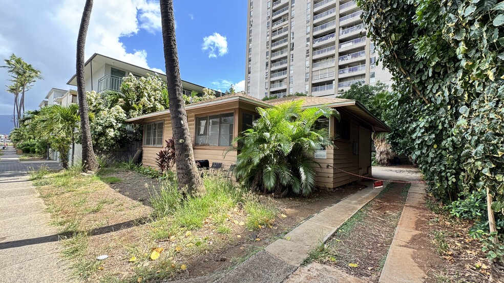 Primary Photo Of 419 Pau St, Honolulu Land For Sale