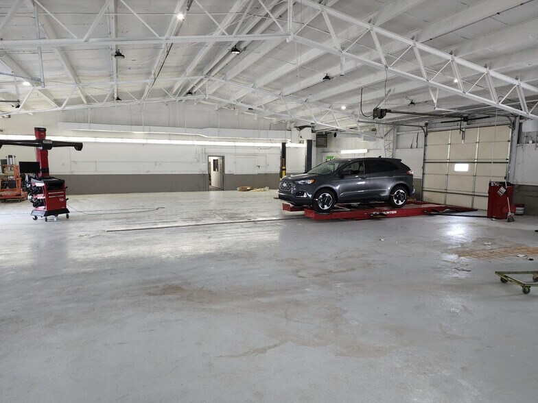 More Photos Of 801 W Grant Hwy, Marengo Freestanding For Lease