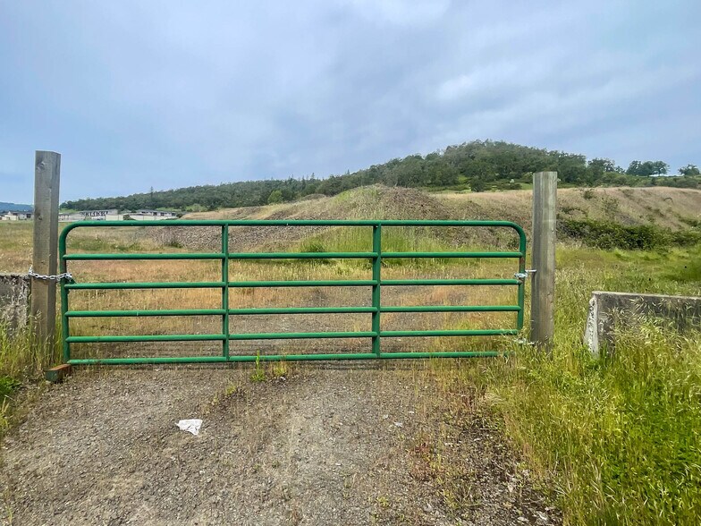 More Photos Of 0 North Umpqua Hwy Hwy, Roseburg Land For Sale