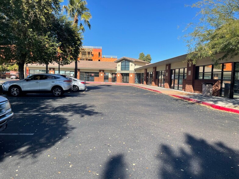 More Photos Of 4141 N 32nd St, Phoenix Medical For Lease