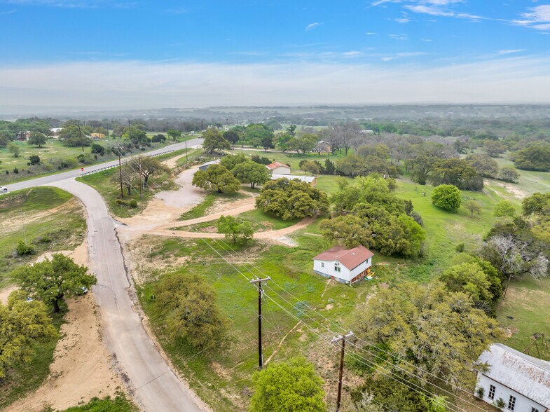 More Photos Of 123 Rocky Rd, Hye Storefront Retail Residential For Sale