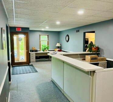 More Photos Of 250 Regency Ct, Brookfield Office For Lease
