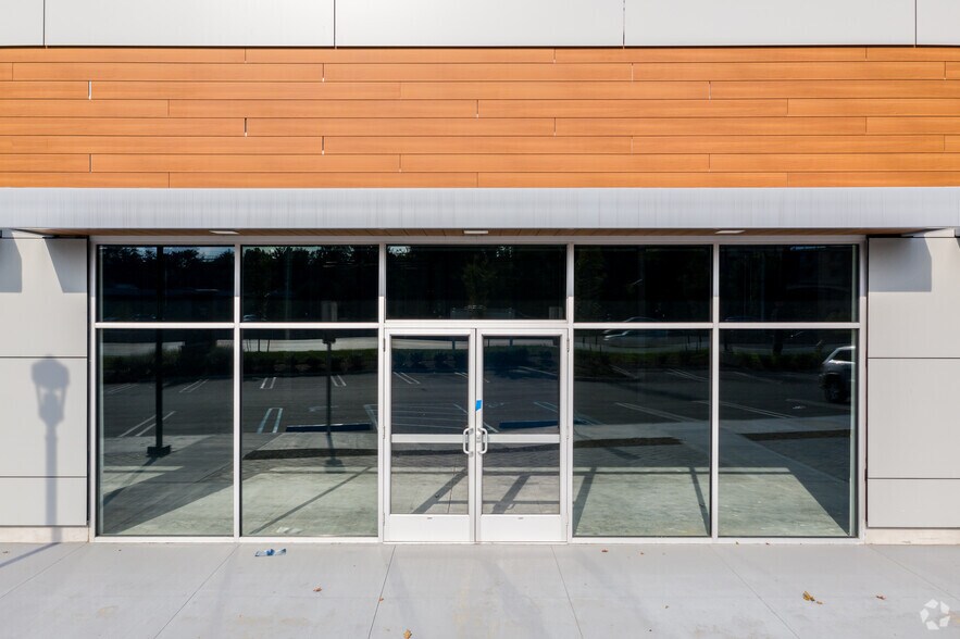 More Photos Of 289-315 Route 17 S, Paramus General Retail For Lease