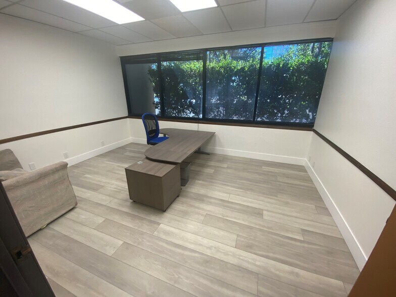 More Photos Of 23293 S Pointe Dr, Laguna Hills Medical For Lease