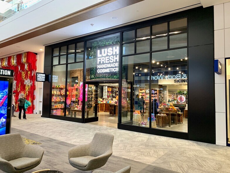 More Photos Of 56 Putnam Ave, Norwalk Unknown For Lease