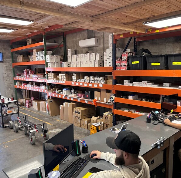 More Photos Of 3531 Old Metro Pky, Fort Myers Distribution For Lease