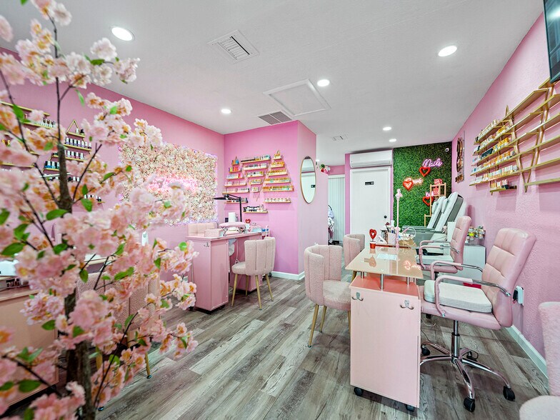 More Photos Of 4301 Palm Ave, Hialeah Unknown For Lease