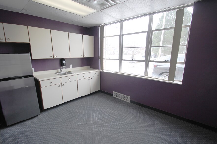 More Photos Of 1511 Brookpark Rd, Cleveland Office For Lease
