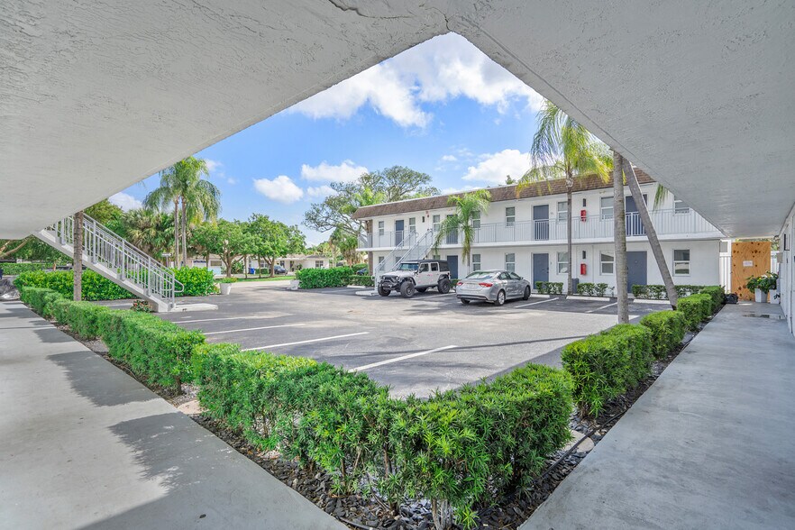 More Photos Of 50 SE 12th St, Fort Lauderdale Apartments For Sale