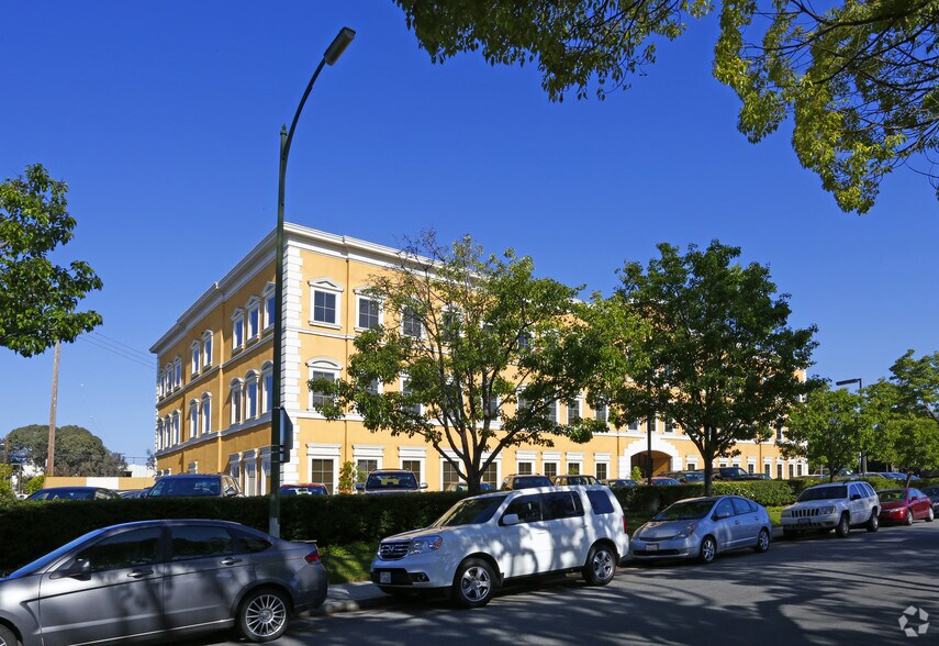 More Photos Of 455 O'Connor Dr, San Jose Medical For Lease