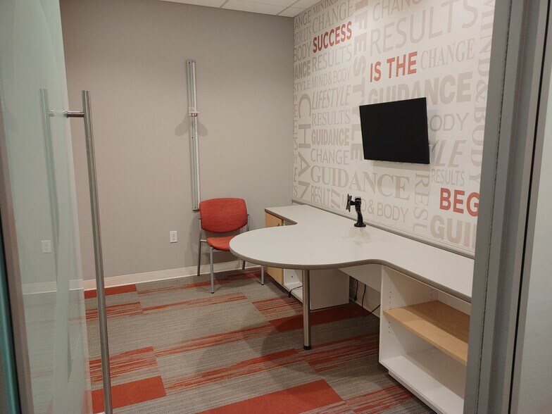 More Photos Of 902 Meijer Dr, Champaign Storefront Retail Office For Lease