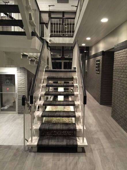 More Photos Of 7905 L St, Omaha Office For Lease
