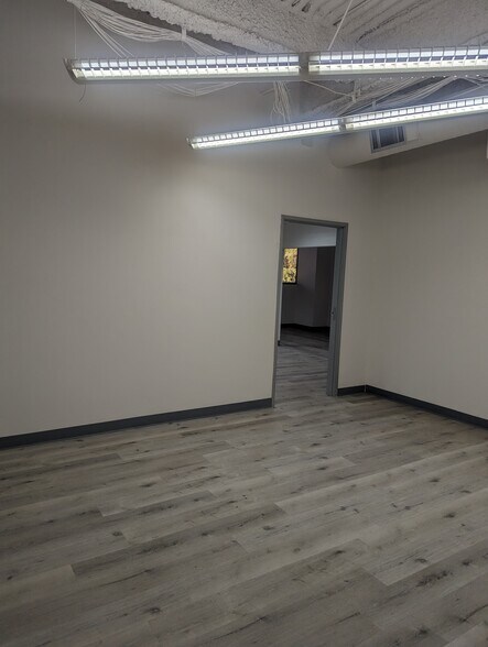 More Photos Of 5311 Topanga Canyon Blvd, Woodland Hills Office For Lease