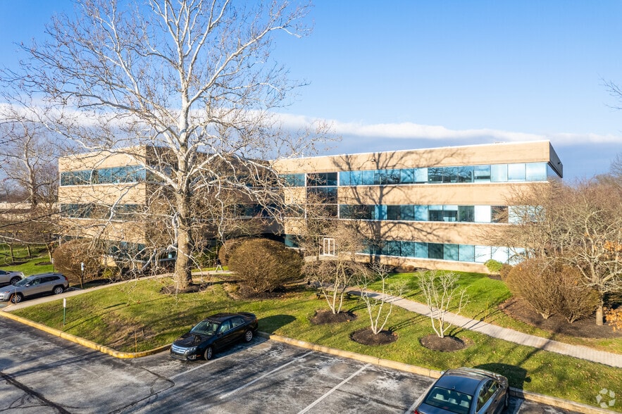 More Photos Of 925 Harvest Dr, Blue Bell Unknown For Lease