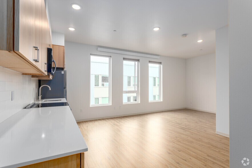 More Photos Of 3046 17th Ave W, Seattle Apartments For Lease