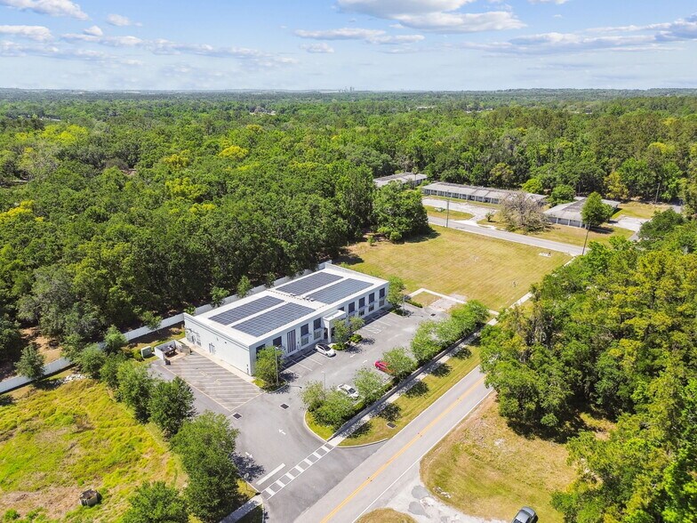 More Photos Of 924 Hale Ave, Brooksville Office For Sale