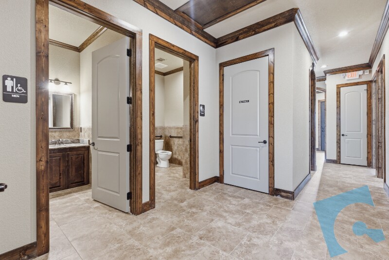 More Photos Of 9145 Belshire Dr, North Richland Hills Medical For Lease