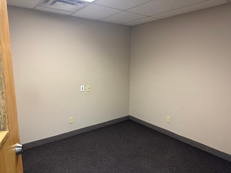 More Photos Of 1750 Manzanita Dr, Elko Office Residential For Sale